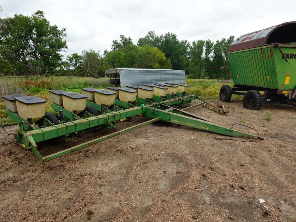 Image of John Deere 7000 Primary image