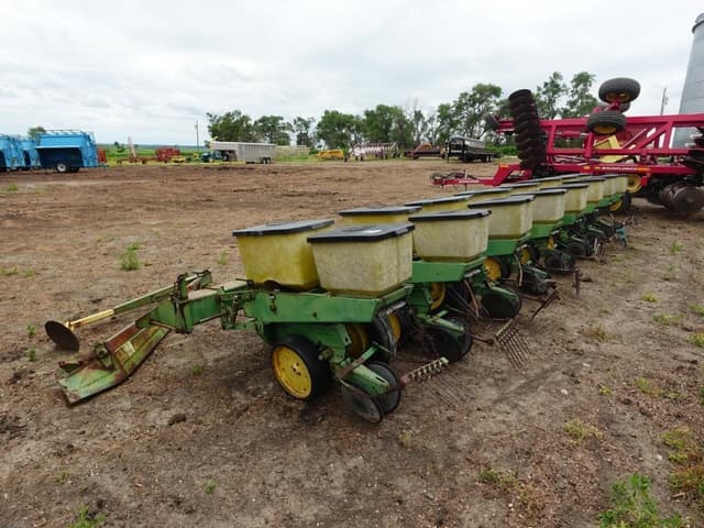 Image of John Deere 7000 equipment image 4