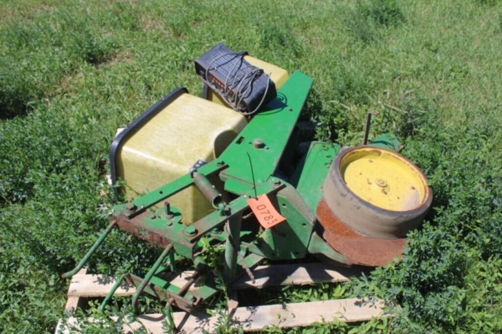 Image of John Deere 7000 Primary image