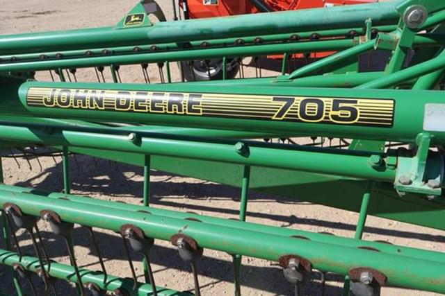 Image of John Deere 705 equipment image 3
