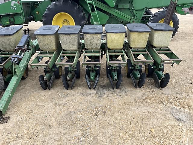 Image of John Deere 7100 equipment image 3