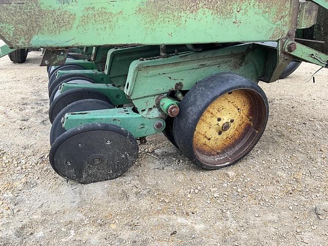 Image of John Deere 7100 equipment image 2