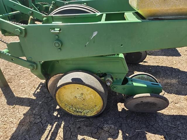 Image of John Deere 7100 equipment image 3