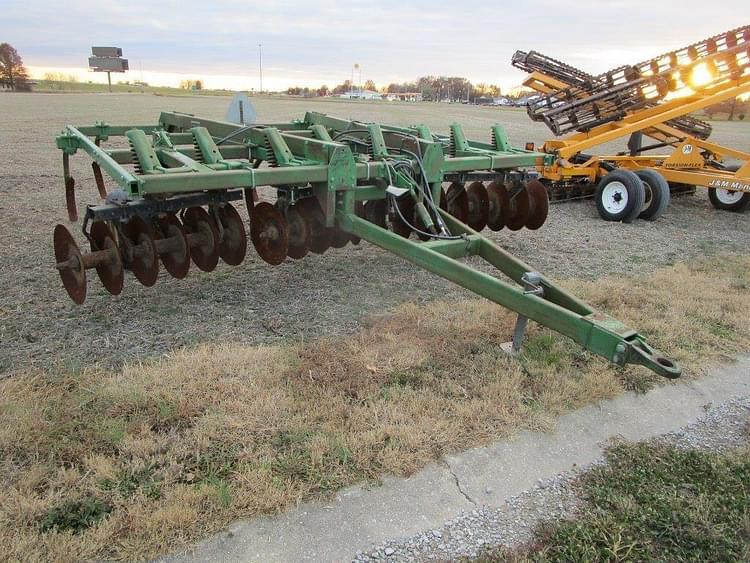 John Deere 712 Equipment Image0