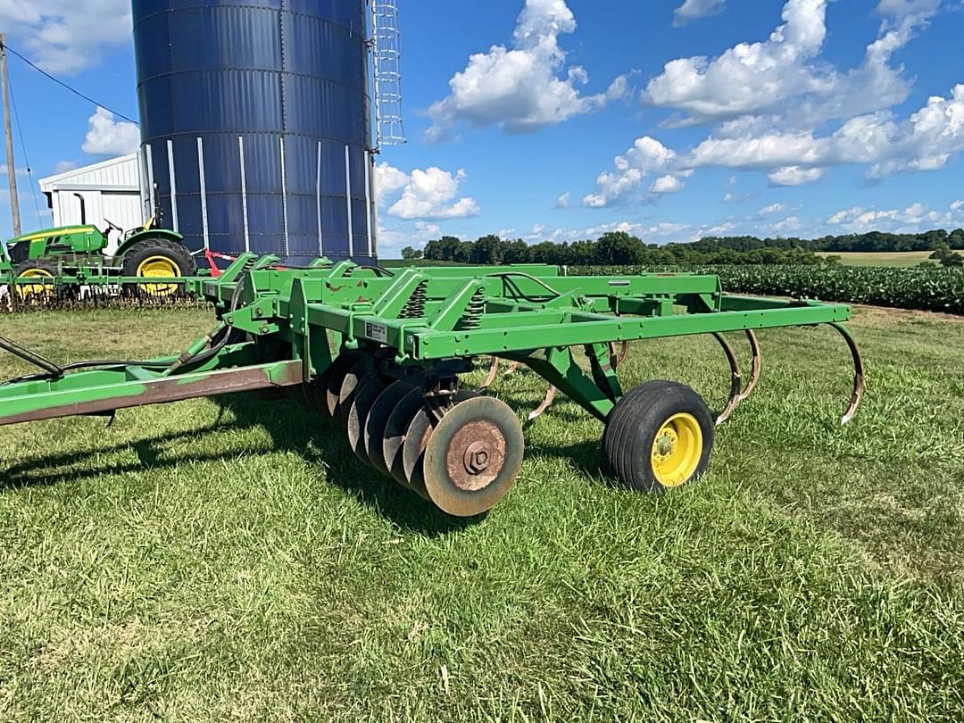 Image of John Deere 712 Primary image