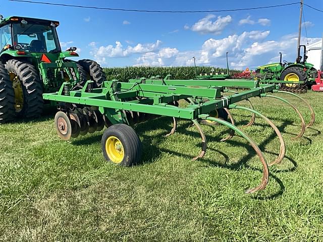 Image of John Deere 712 equipment image 1