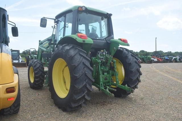 Image of John Deere 7130 equipment image 1