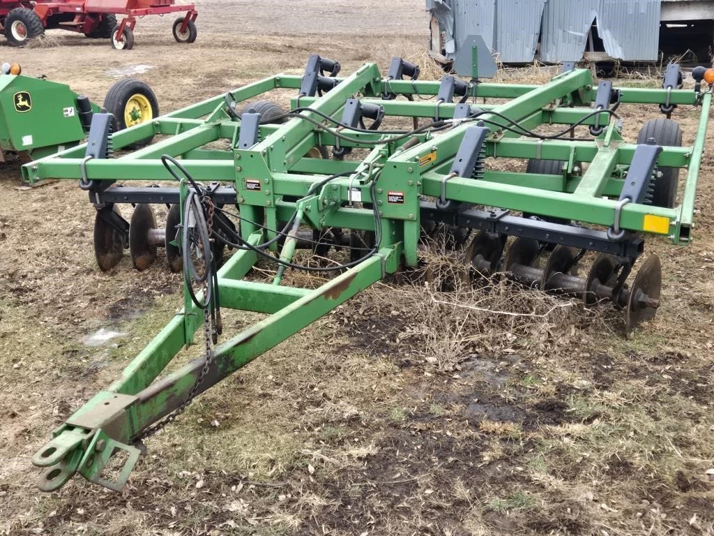 John Deere 714 Equipment Image0