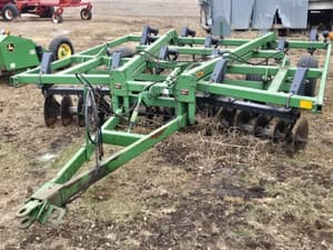 John Deere 714 Image