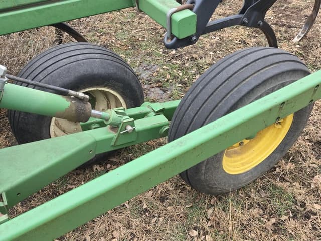 Image of John Deere 714 equipment image 4