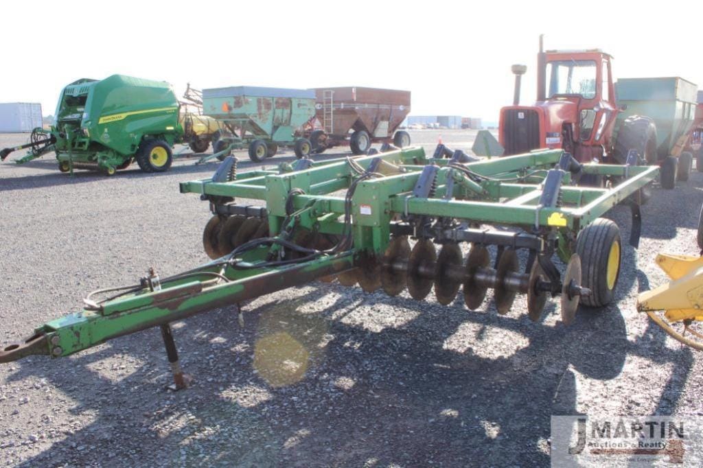John Deere 714 Equipment Image0