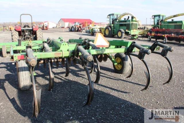 Image of John Deere 714 equipment image 3