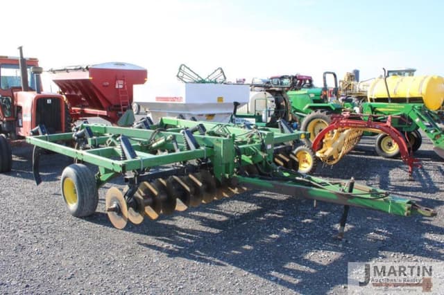 Image of John Deere 714 equipment image 1