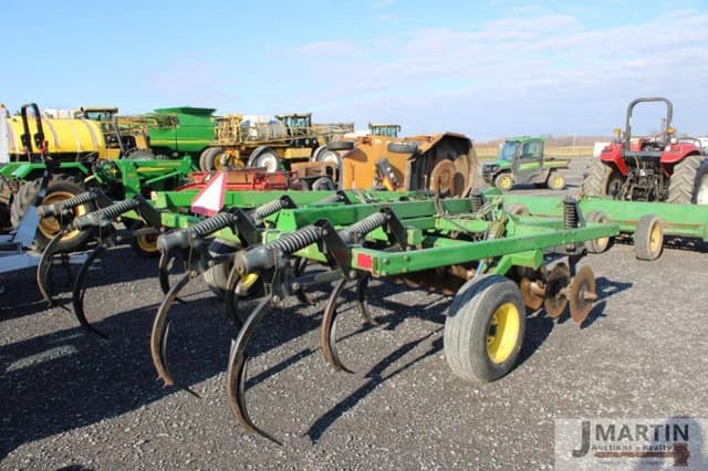 Image of John Deere 714 equipment image 2