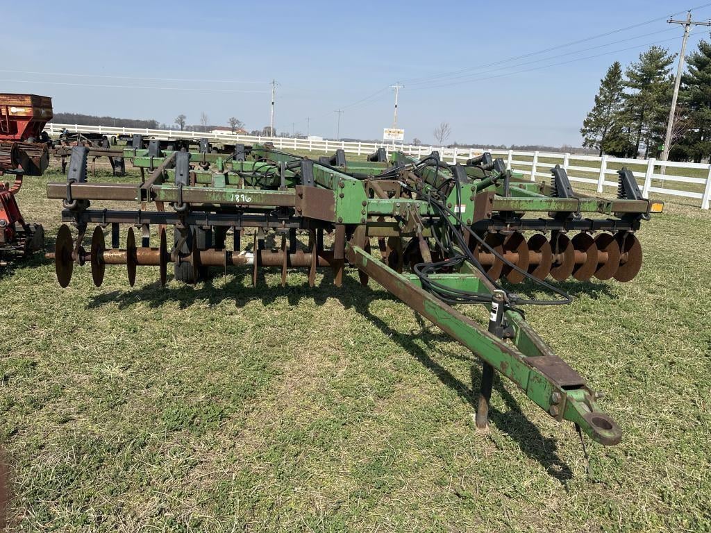SOLD - John Deere 714 Lot No. 1896f Tillage with 13 Shanks | Tractor Zoom
