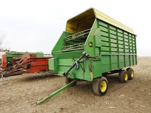 John Deere 716 Image