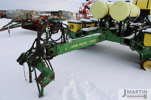 Image of John Deere 7200 equipment image 4