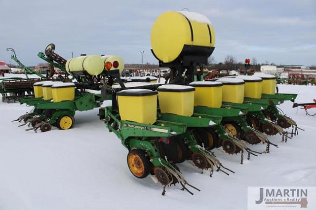 Image of John Deere 7200 equipment image 3