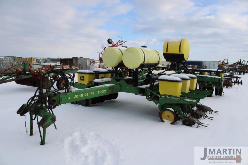 Image of John Deere 7200 Primary image