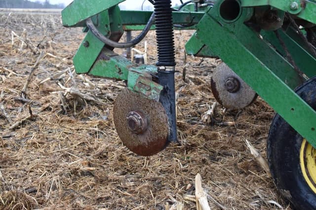 Image of John Deere 7200 equipment image 4