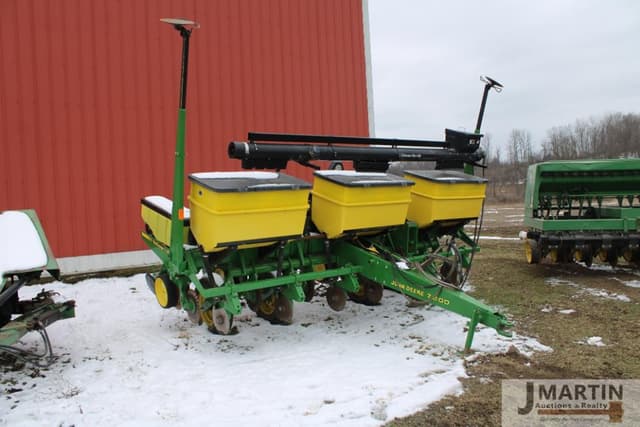Image of John Deere 7200A equipment image 1
