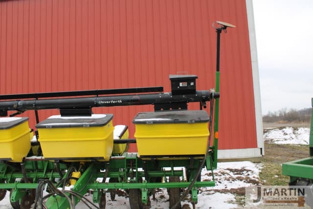 Image of John Deere 7200A equipment image 4