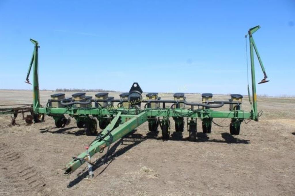 Main image John Deere 7200