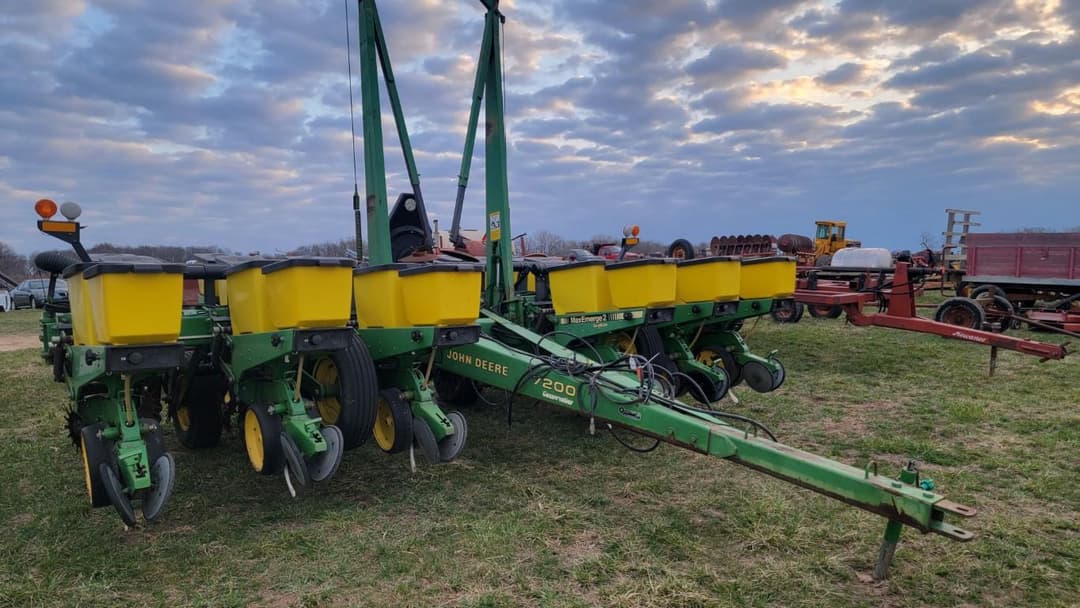Image of John Deere 7200 Primary image