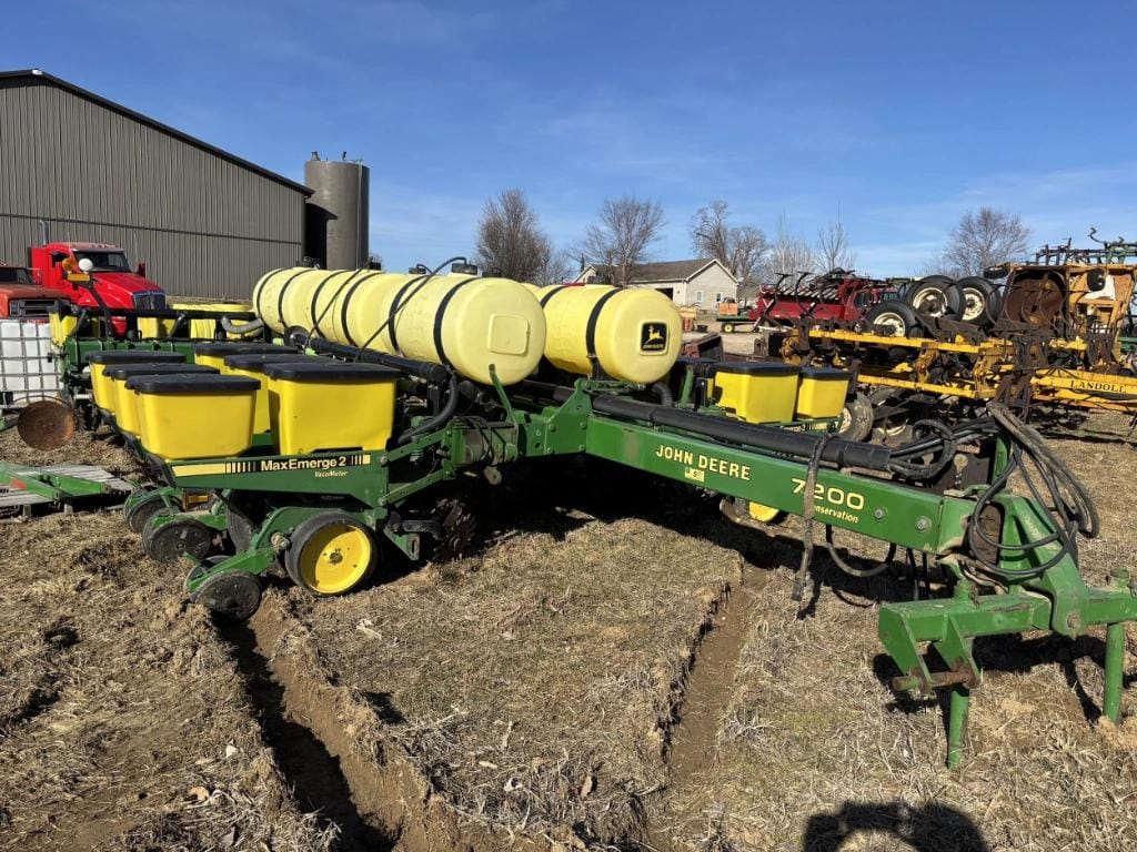 Main image John Deere 7200