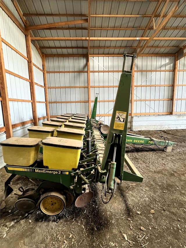 Image of John Deere 7200 equipment image 3