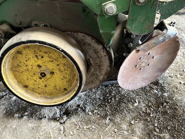 Image of John Deere 7200 equipment image 4