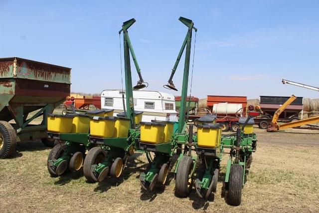 Thumbnail image John Deere 7200 3