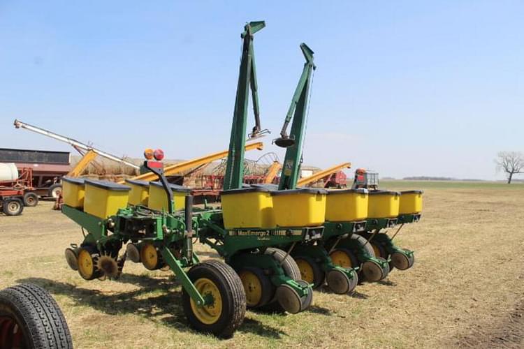 Main image John Deere 7200 4
