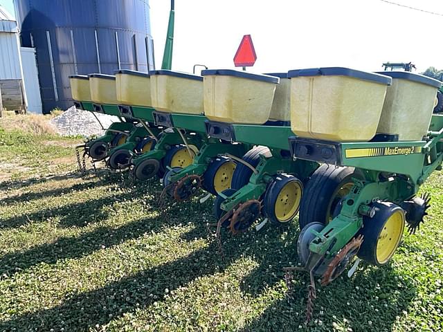 Image of John Deere 7200A equipment image 2