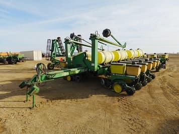 Main image John Deere 7200
