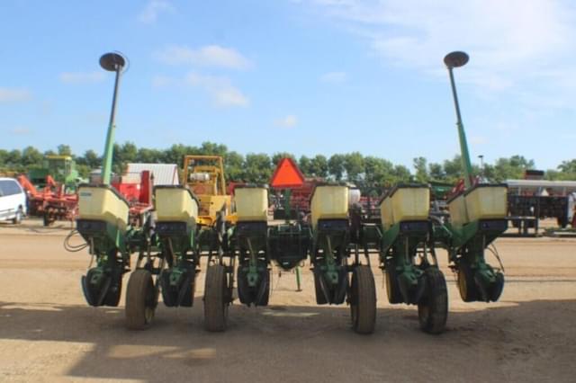 Image of John Deere 7200 equipment image 2
