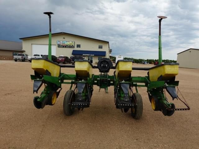 Image of John Deere 7200 equipment image 4
