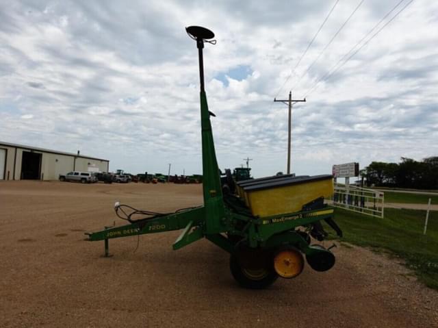 Image of John Deere 7200 equipment image 3
