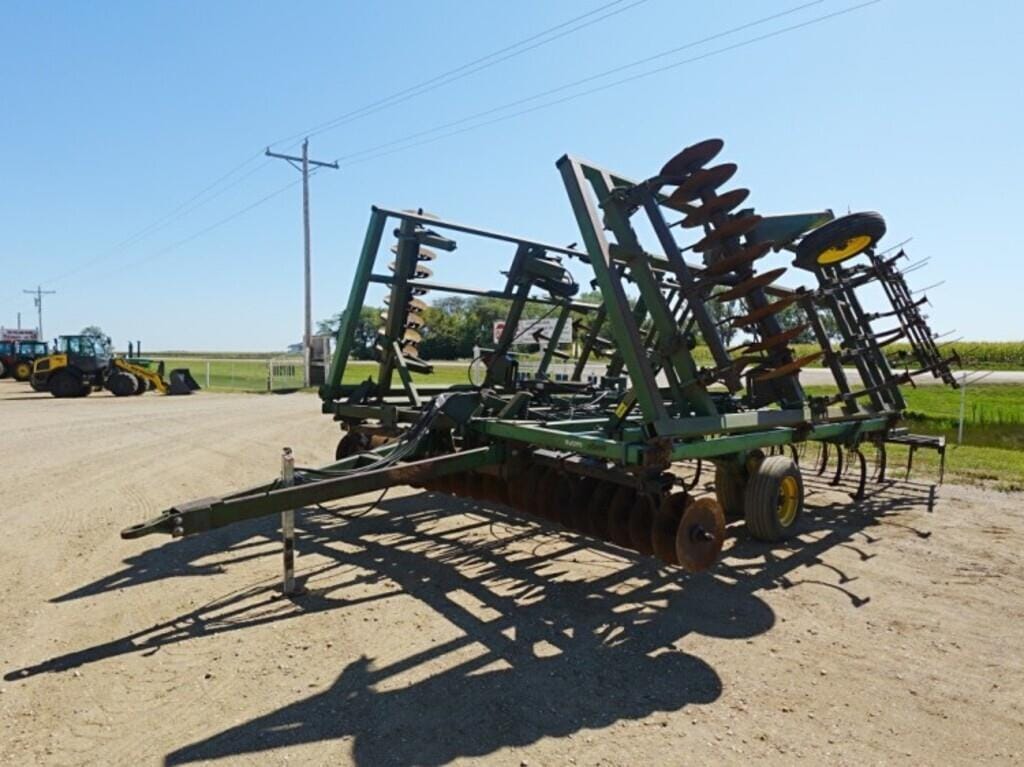 John Deere 722 Equipment Image0