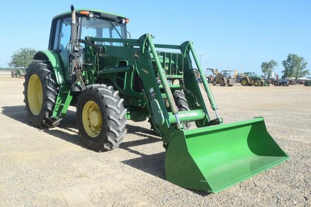 Image of John Deere 7230 equipment image 3