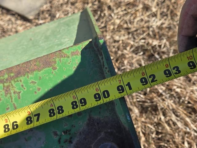 Image of John Deere 725 equipment image 2