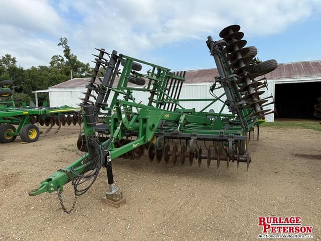Image of John Deere 726 equipment image 1