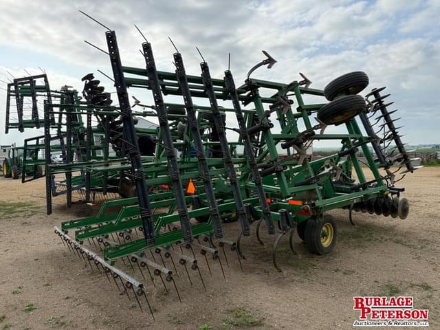 Image of John Deere 726 equipment image 4