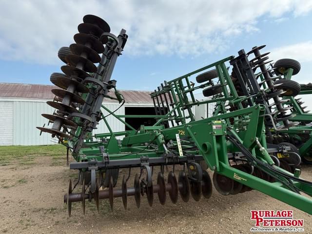 Image of John Deere 726 equipment image 3