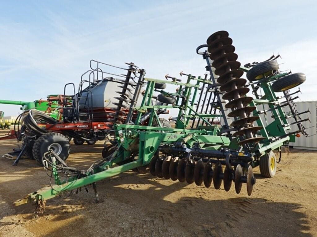 John Deere 726 Equipment Image0
