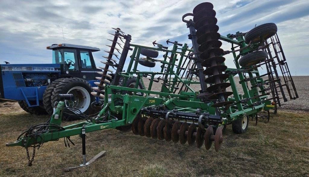 Main image John Deere 726