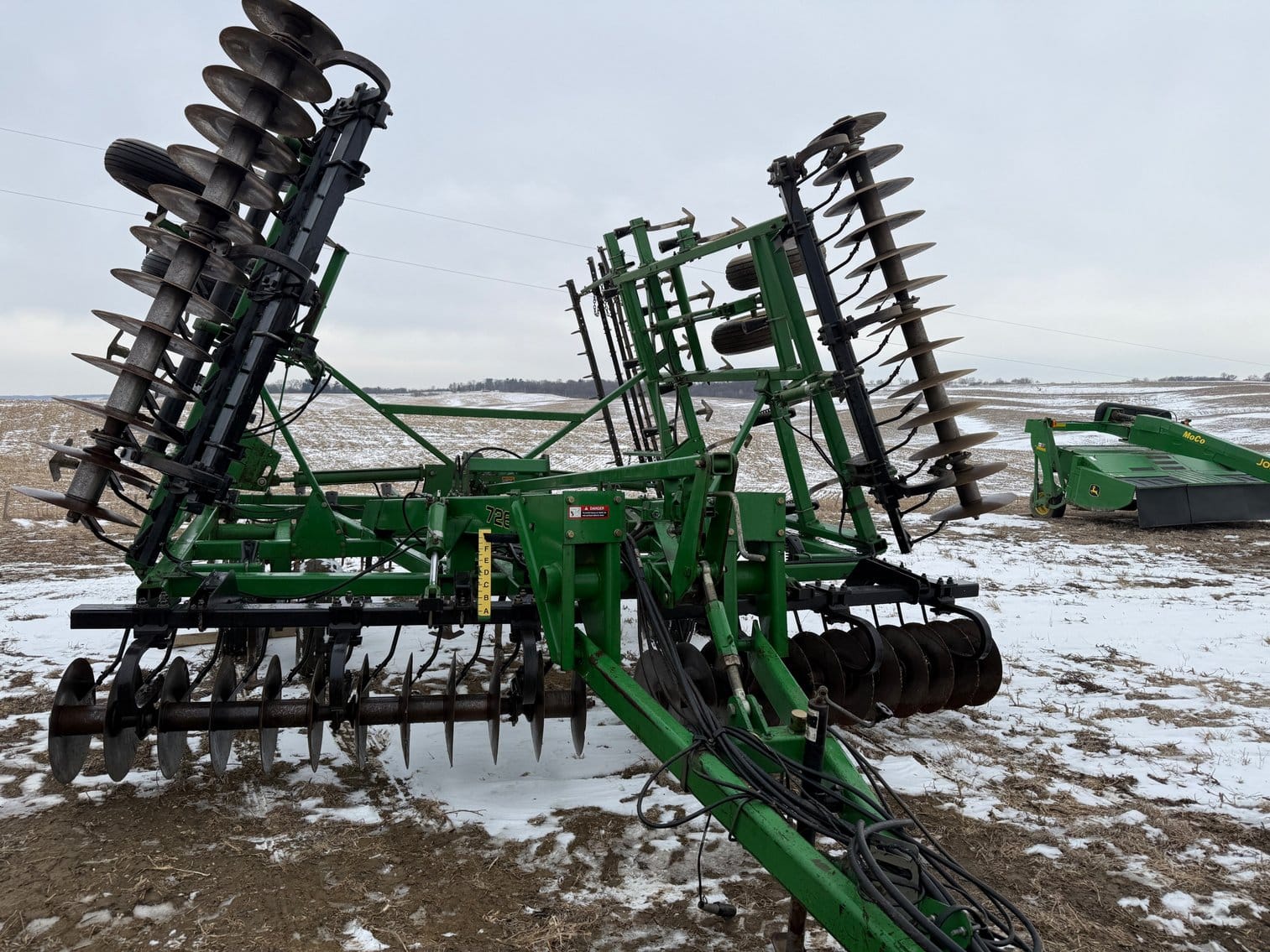 John Deere 726 Equipment Image0