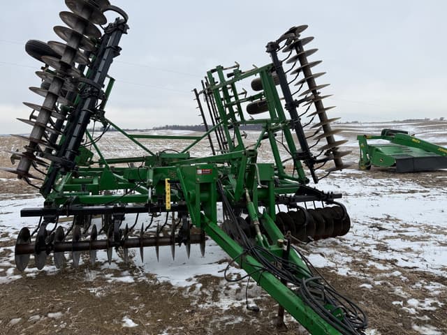 Image of John Deere 726 equipment image 2