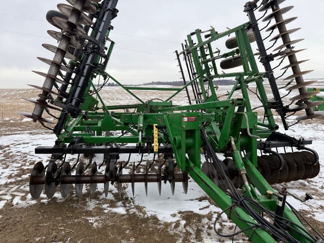 Image of John Deere 726 equipment image 1