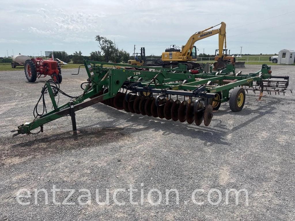 John Deere 726 Equipment Image0